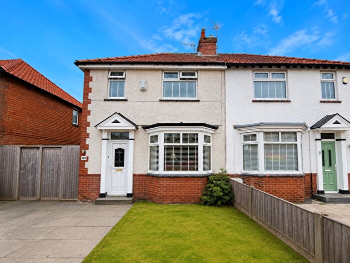 3 Bedroom Semi-Detached House For Sale In Grantham Road, Southport, PR8