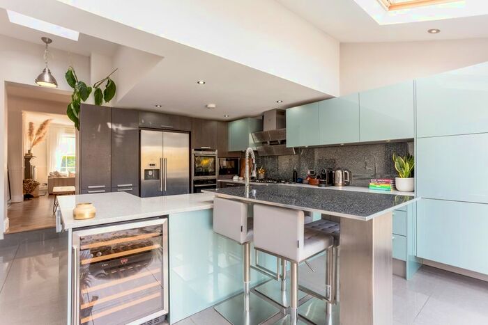 3 Bedroom Terraced House To Rent In Oxford Road, Windsor, SL4