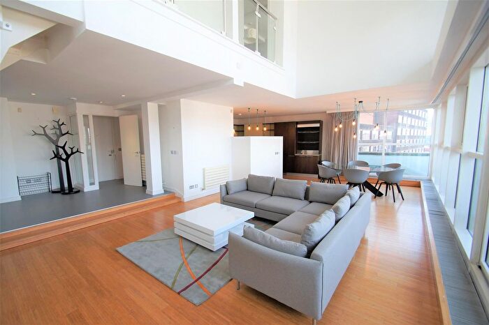 3 Bedroom Flat To Rent In St. Marys Parsonage, Manchester, M3