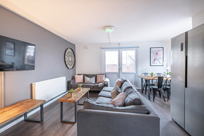 7 Bedroom Flat To Rent In *£ Pppw* Church Street, Lenton, NG7