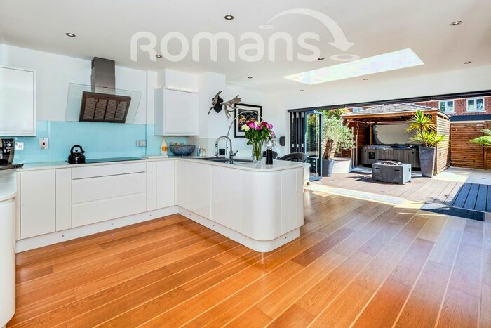 3 Bedroom Town House To Rent In Canterbury Mews, Windsor, SL4