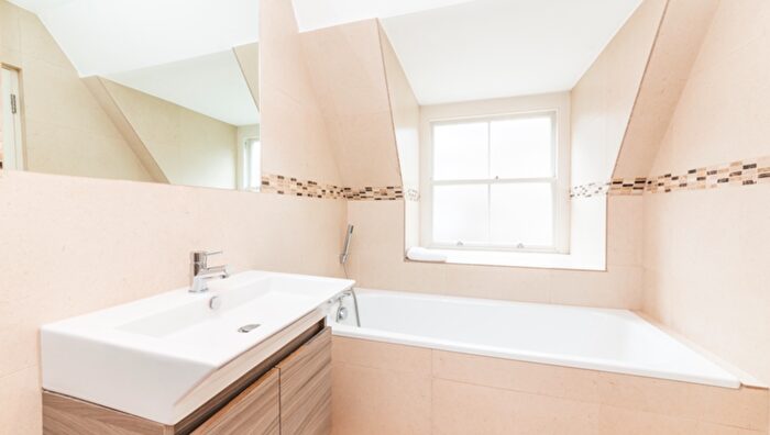 1 Bedroom Flat To Rent In Grosvenor Hill, Mayfair, London, W1K