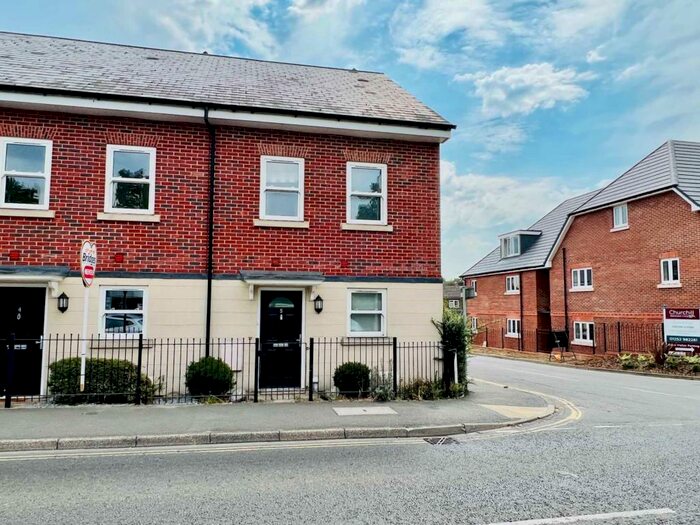 3 Bedroom End Of Terrace House To Rent In St James Close, Fleet, GU51