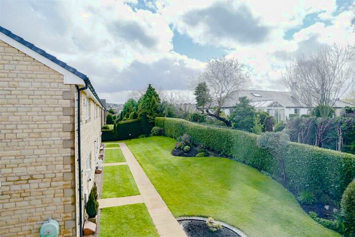 2 Bedroom Flat To Rent In Meadow Bank Mews, Nelson, BB9