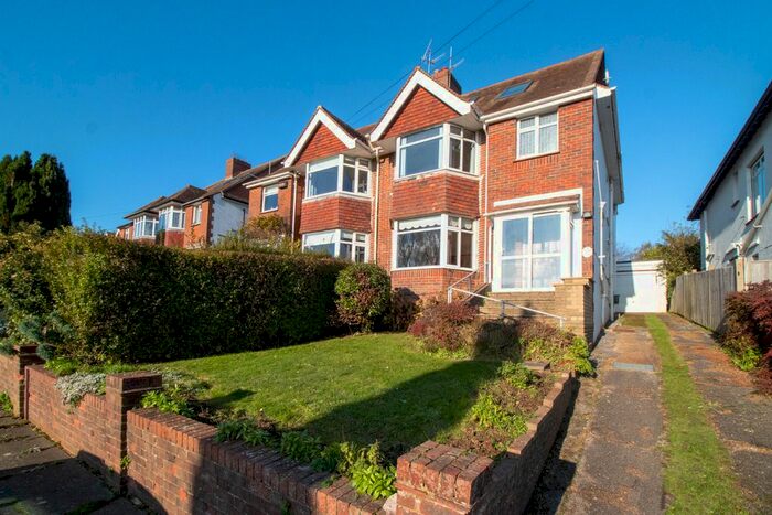 4 Bedroom Semi-Detached House To Rent In Redhill Drive, Brighton, BN1