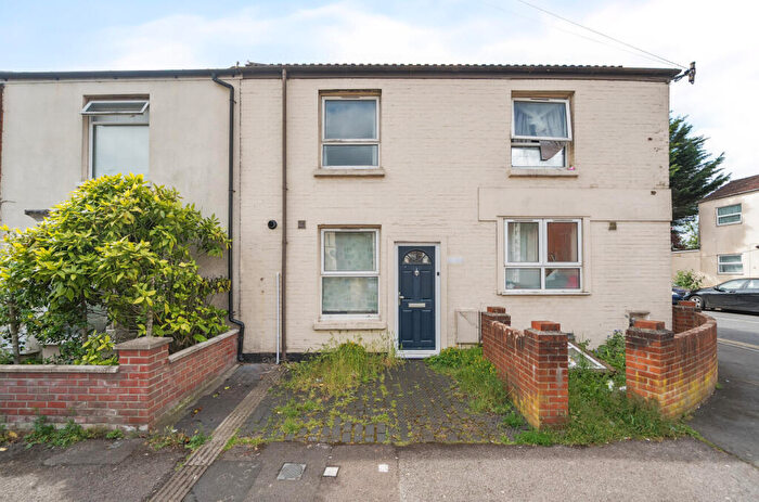 2 Bedroom Terraced House For Sale In Avenue Road, Outer Avenue, Southampton, Hampshire, SO14