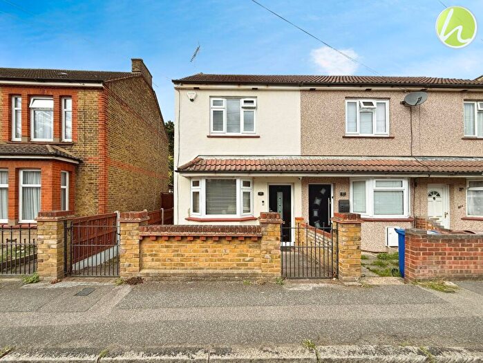 3 Bedroom Semi-Detached House To Rent In Victoria Road, Stanford-Le-Hope, SS17