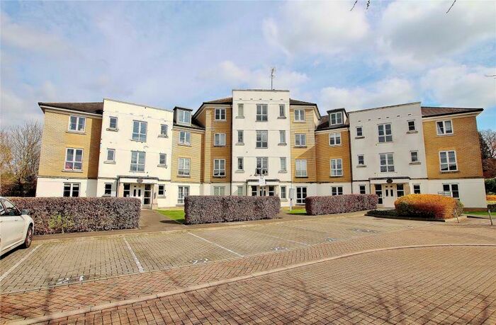 2 Bedroom Flat To Rent In Knaphill, GU21