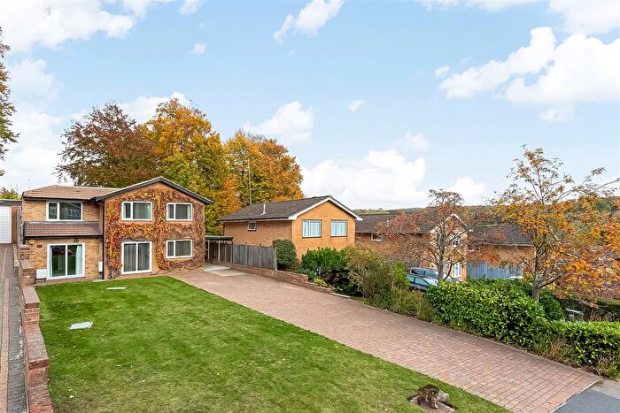 6 Bedroom Detached House For Sale In Ravenshead Close, South Croydon, CR2