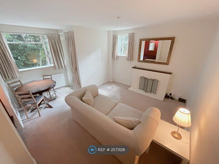 2 Bedroom Flat To Rent In Nightingale Lane, Clapham, SW12