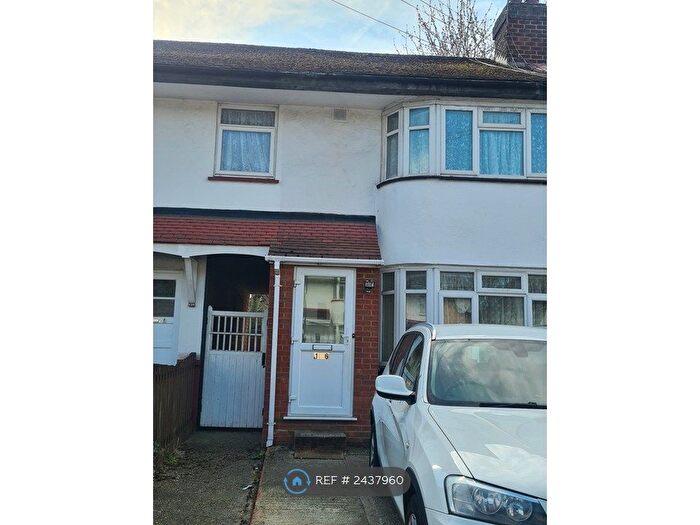 3 Bedroom Terraced House To Rent In Bower Way, Slough, SL1