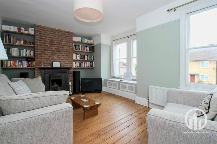 2 Bedroom Flat To Rent In Faversham Road, Catford, London SE6