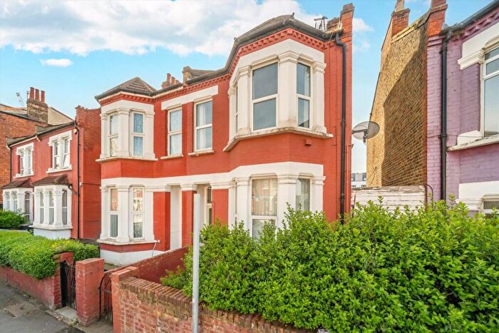 2 Bedroom Flat For Sale In Ashford Road, Cricklewood, NW2