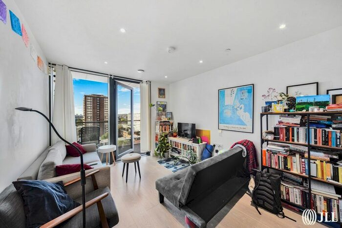 1 Bedroom Flat To Rent In City North Place, London, N4