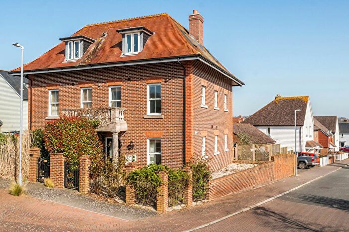 4 Bedroom Semi-detached House For Sale In Benson Way, Rye, TN31