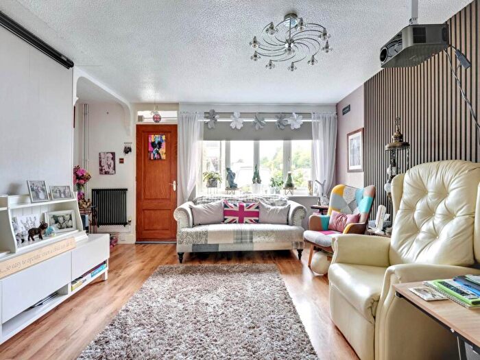 3 Bedroom Semi-Detached House For Sale In Coombelands, Royston, Hertfordshire, SG8