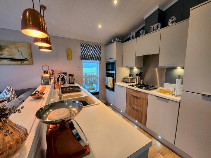 2 Bedroom Lodge For Sale In Camelford, PL32