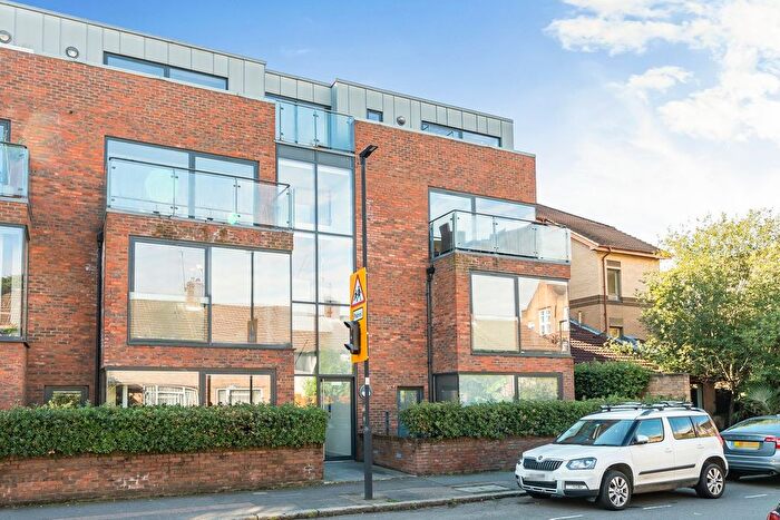 2 Bedroom Flat For Sale In Hillyard Street, London, SW9