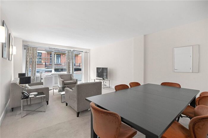 3 Bedroom Flat To Rent In Weymouth Street, Marylebone, London, W1W