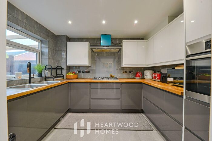 3 Bedroom Terraced House For Sale In Elizabeth Court, St. Albans, AL4