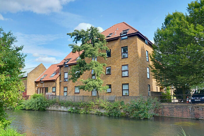 2 Bedroom Apartment To Rent In Shaftesbury Quay, Hertford, SG14