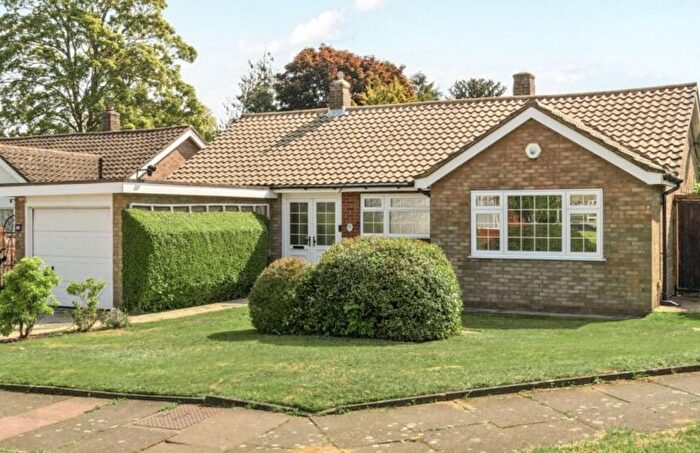 3 Bedroom Bungalow For Sale In Phoenix Drive, Keston, BR2