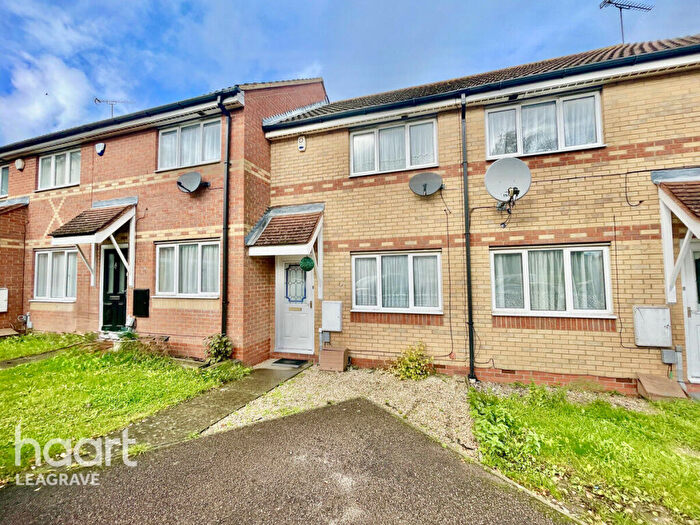 2 Bedroom Terraced House For Sale In Addington Way, Luton, LU4
