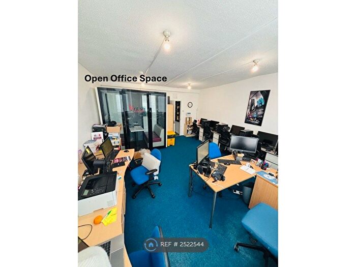 3 Bedroom Semi-Detached House To Rent In Shirley Road, Southampton, SO15