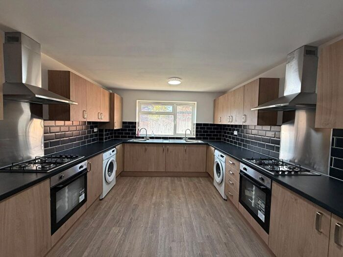 Semi Detached House For Sale In Slough, SL2