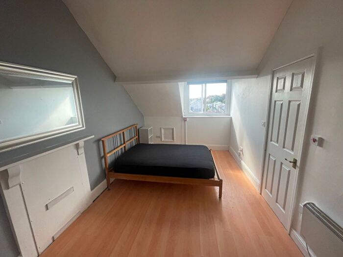 1 Bedroom Flat To Rent In St. James Gardens, Swansea, SA1