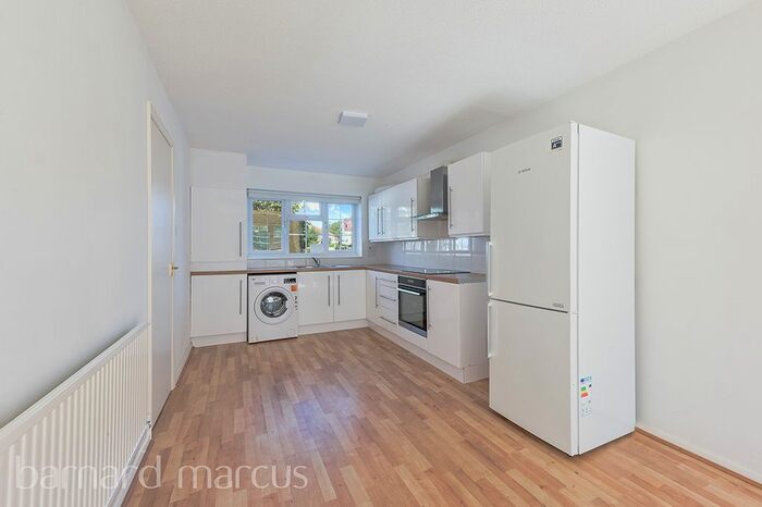 3 Bedroom Property To Rent In Ebenezer Walk, London, SW16