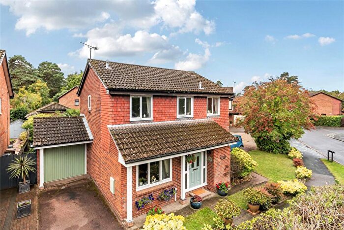 4 Bedroom Detached House For Sale In Cheylesmore Drive, Frimley, Camberley, Surrey, GU16