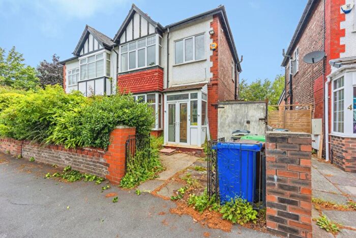 3 Bedroom Semi-Detached House For Sale In Derwent Avenue, Chorlton, Manchester, M21