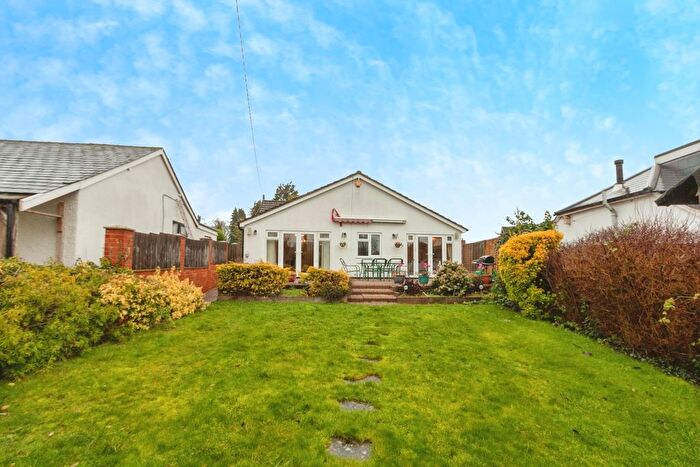 4 Bedroom Bungalow For Sale In Roman Road, Basingstoke, Hampshire, RG23