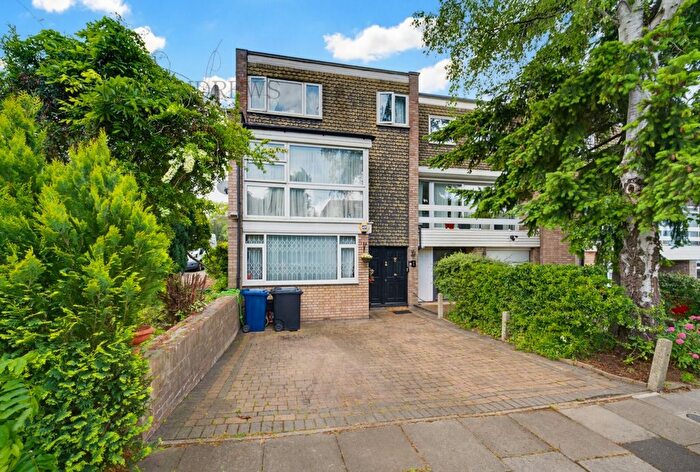 4 Bedroom Terraced House For Sale In Templewood, London, W13