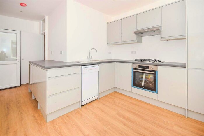 1 Bedroom Flat To Rent In Clarence Road, London, SW19