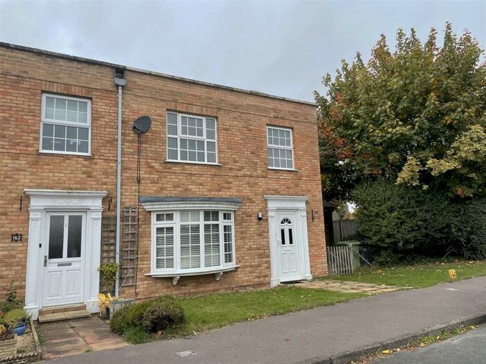 3 Bedroom End Of Terrace House To Rent In Fosseway Avenue, Moreton-in-Marsh, GL56