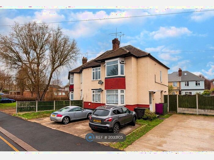 2 Bedroom Flat To Rent In Queens Park Road, Romford, RM3