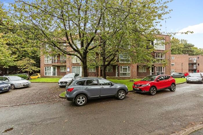 2 Bedroom Flat To Rent In Garrick Close, London, W5