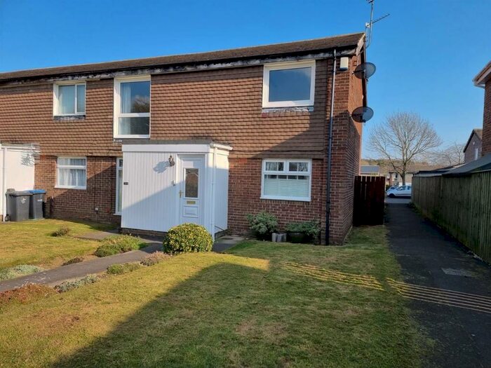 2 Bedroom Flat To Rent In Middleham Close, Ouston, Chester Le Street, DH2