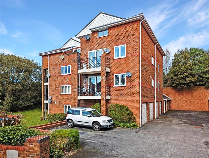 2 Bedroom Apartment For Sale In Belle Vue Road, Lower Parkstone, BH14