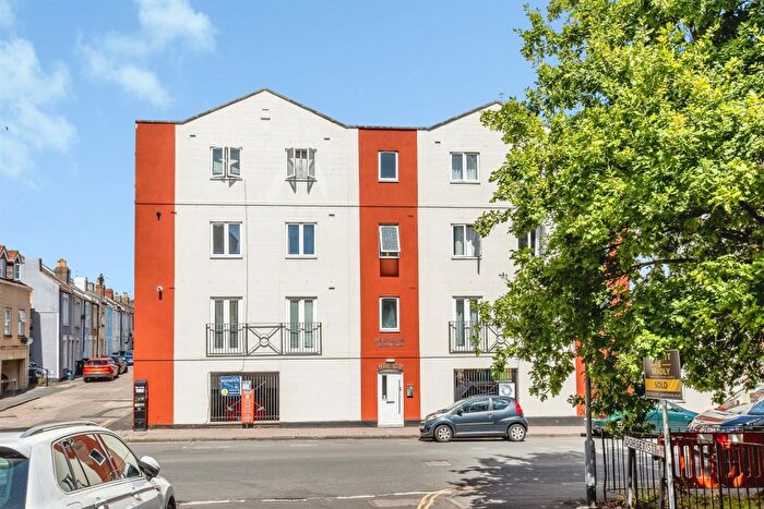 1 Bedroom Flat For Sale In North Street, Bedminster, Bristol, BS3