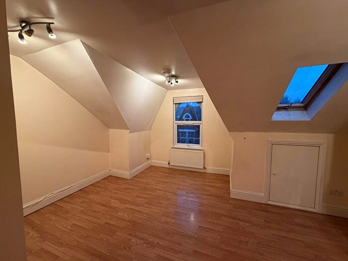 1 Bedroom Flat To Rent In Fairbridge Road, London, N19