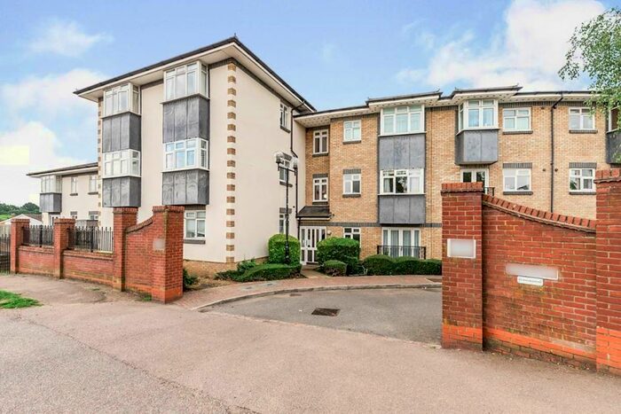 2 Bedroom Flat To Rent In Morello Gardens Stevenage Road, Hitchin, Hertfordshire, SG4