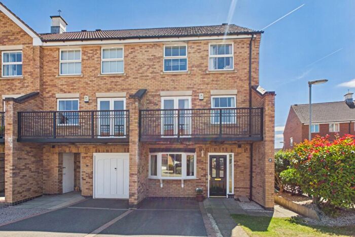 4 Bedroom End Of Terrace House For Sale In Coriander Drive, Bourne, Lincolnshire, PE10