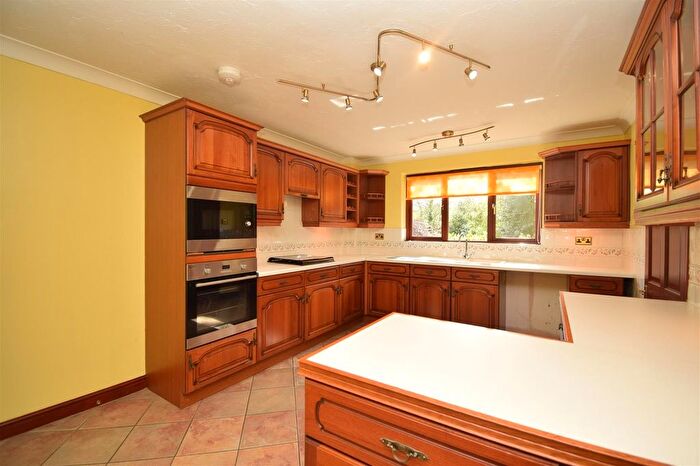 5 Bedroom Detached House To Rent In Stoney Lane, Wakefield, WF4