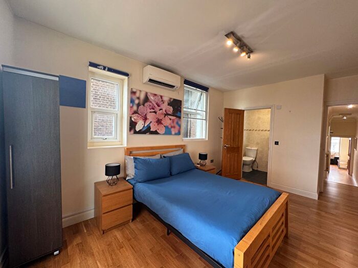 2 Bedroom Flat To Rent In Cromwell Road, London, SW7