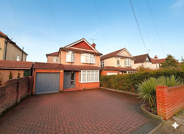 4 Bedroom Detached House For Sale In Cranmore Lane, Aldershot, Hampshire, GU11