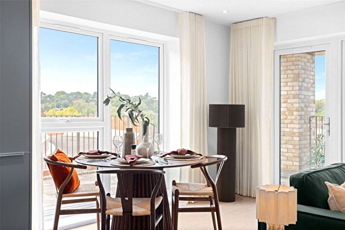 2 Bedroom Flat For Sale In Clast Court, Erith, DA8