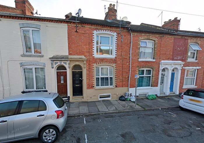 1 Bedroom Flat To Rent In Edith Street, Abington, Northampton, NN1